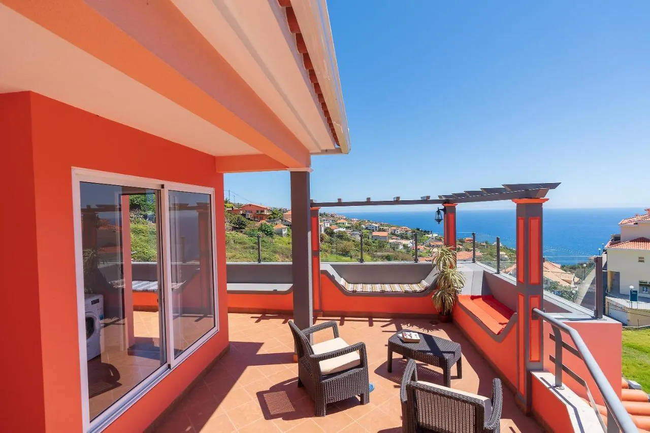Apartment Laranjeiras Calheta